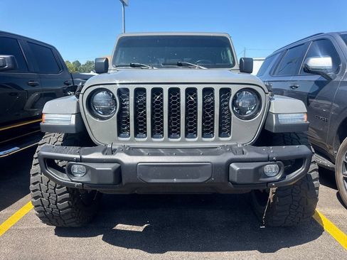 Used 2023 Jeep Gladiator Sport AWD/4WD image 2