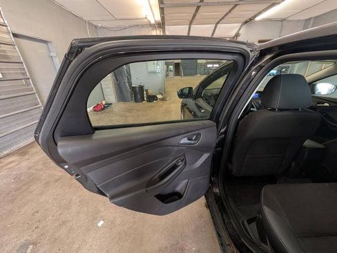 Used 2013 Ford Focus SE FWD image 21
