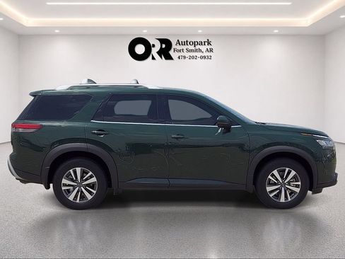 Used 2023 Nissan Pathfinder SL w/ Lighting Package (N92) AWD/4WD image 6