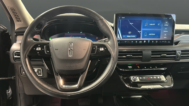 Used 2024 Lincoln Corsair Grand Touring w/ Rear Removable Package Tray AWD/4WD image 11