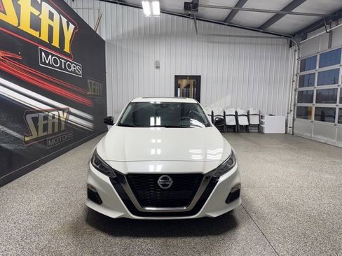 Used 2021 Nissan Altima 2.5 SR w/ SR Premium Package image 18