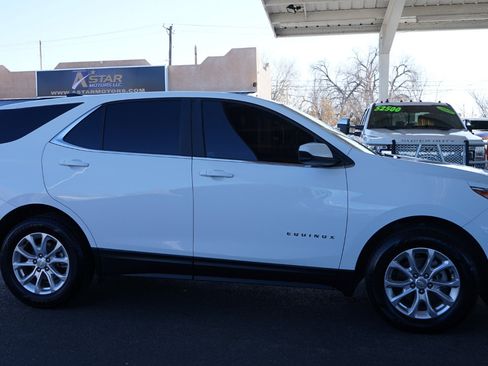 Used 2021 Chevrolet Equinox LT image 2
