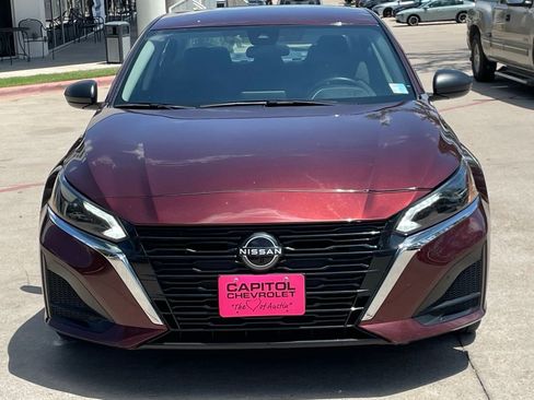 Used 2024 Nissan Altima 2.5 SV FWD image 7