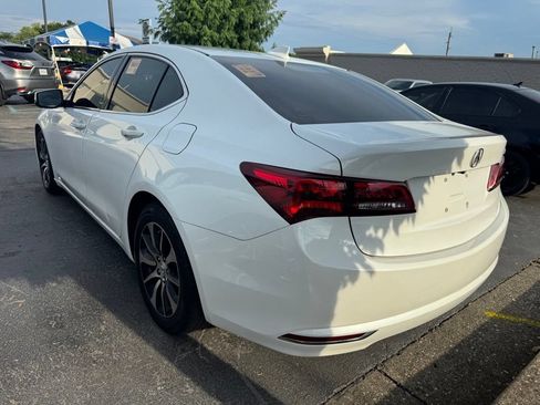Used 2016 Acura TLX FWD image 2