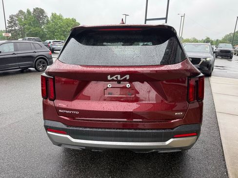 Used 2025 Kia Sorento EX w/ Panoramic Sunroof Package AWD/4WD image 7
