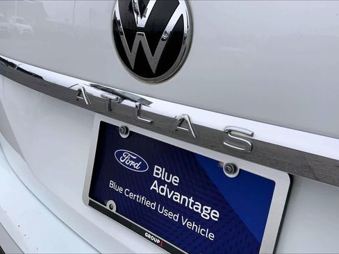 Used 2023 Volkswagen Atlas SE w/ Black Wheel Package image 31