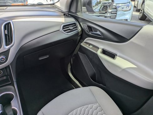 Used 2019 Chevrolet Equinox LS w/ LS Convenience Package FWD image 18