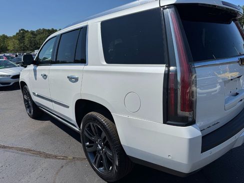 Used 2018 Cadillac Escalade Platinum AWD/4WD image 10