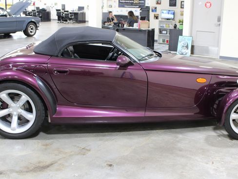 Used 1999 Plymouth Prowler RWD image 29