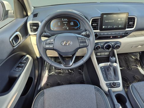 New 2026 Hyundai Venue SEL FWD image 11
