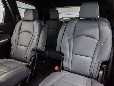 Used 2023 Buick Enclave Essence w/ Experience Buick Package AWD/4WD image 24