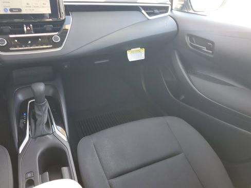 Certified 2025 Toyota Corolla LE image 17