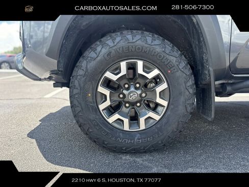 Used 2021 Toyota Tacoma TRD Off-Road w/ Technology Package AWD/4WD image 28
