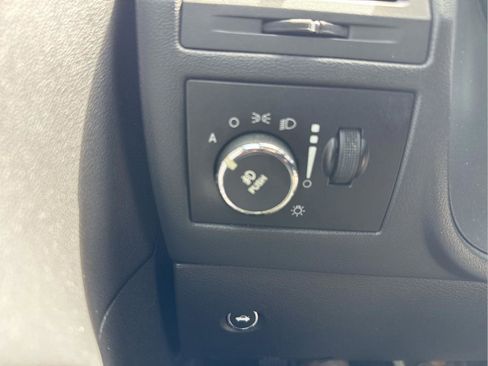 Used 2012 Dodge Challenger SRT8 w/ Premium Sound Group image 26