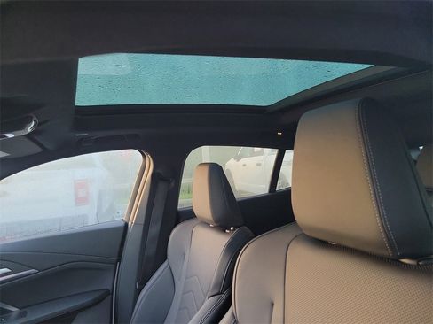 Used 2025 BMW X2 M35i image 17