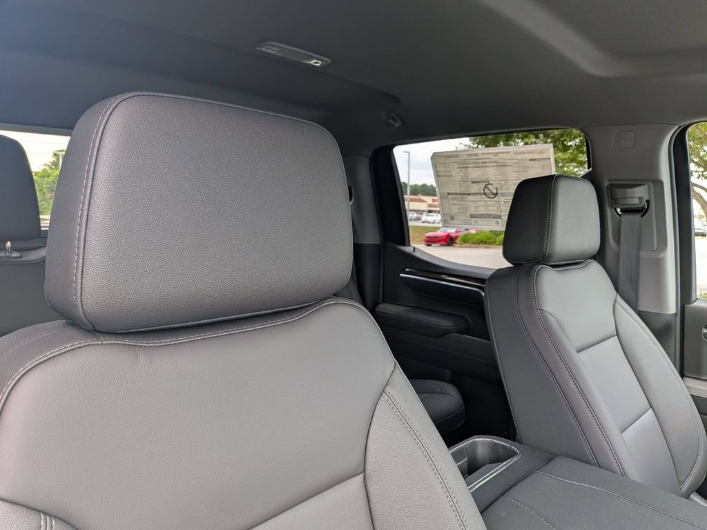 New 2026 Chevrolet Silverado 1500 RST w/ Dark Appearance Package AWD/4WD image 19