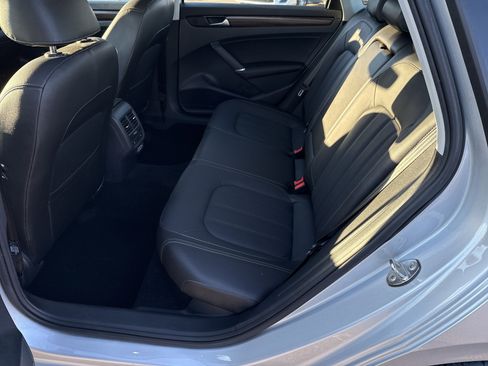 Used 2020 Volkswagen Passat 2.0T SEL image 21