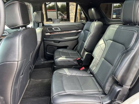 Used 2017 Ford Explorer Platinum AWD/4WD image 43