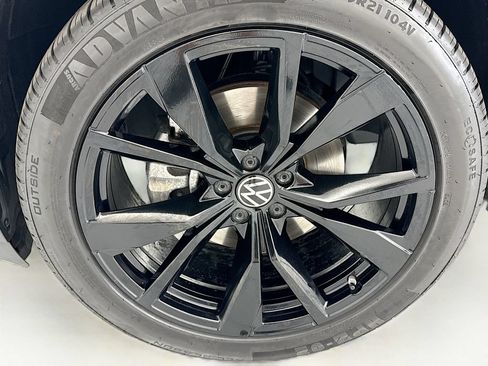 Used 2024 Volkswagen Atlas Cross Sport SEL Premium R-Line AWD/4WD image 29