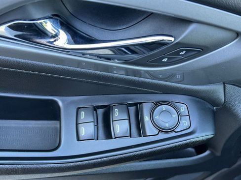 Used 2023 Chevrolet Traverse LT image 22