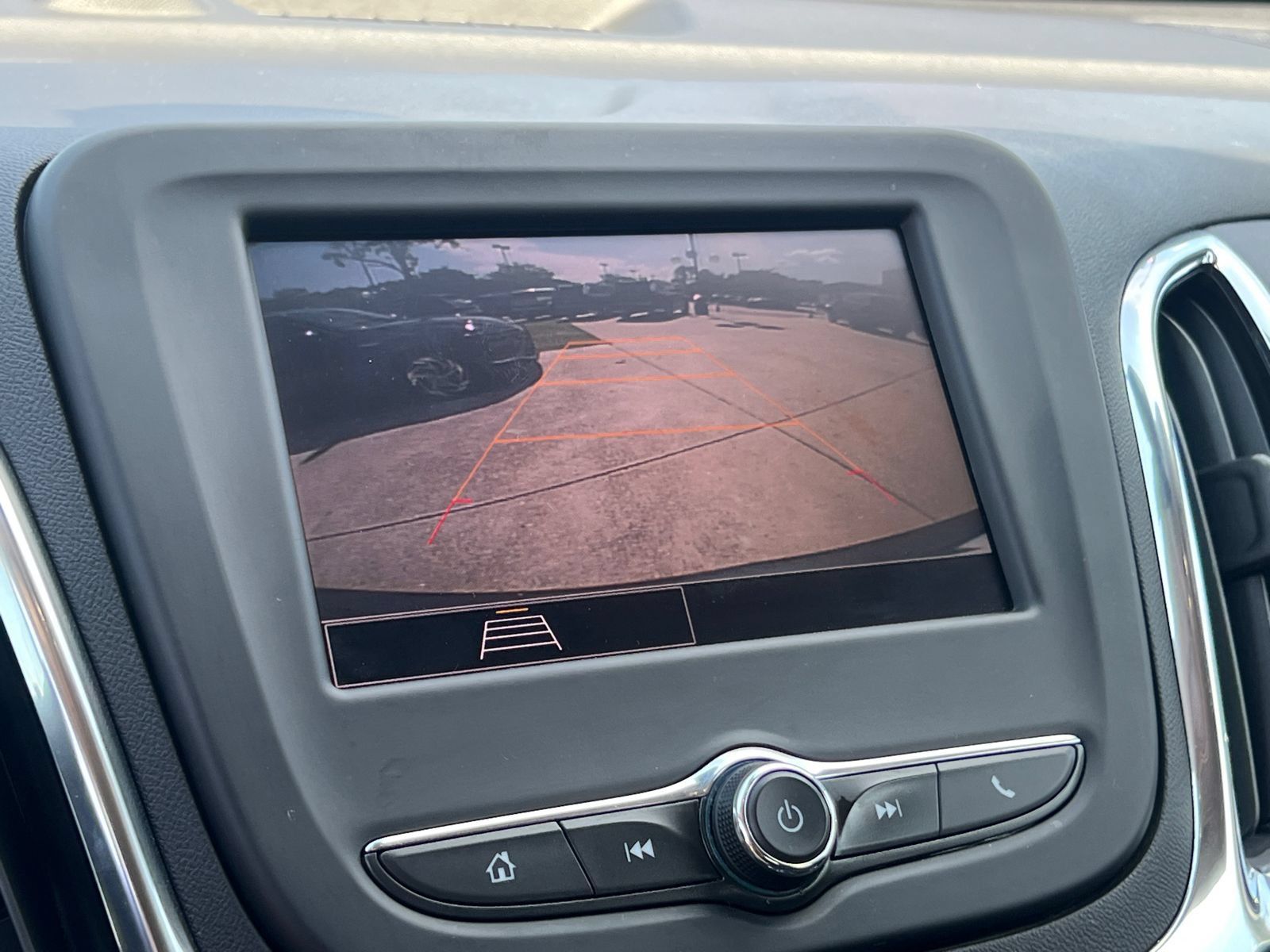 Used 2023 Chevrolet Equinox LT FWD image 32