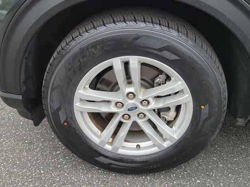 Used 2022 Ford Explorer XLT image 30