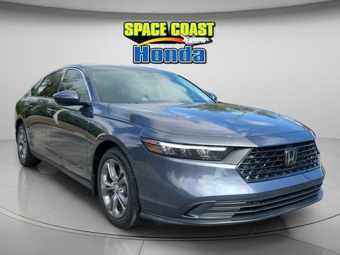 Used 2023 Honda Accord EX image 13