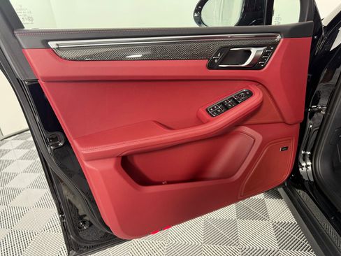 New 2026 Porsche Macan GTS image 26