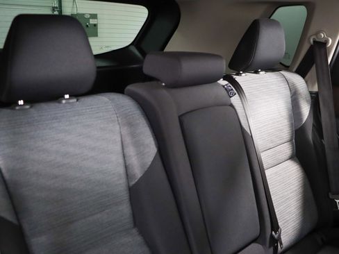 Used 2023 Nissan Rogue SV image 27