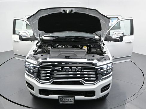 Used 2025 RAM 2500 Limited AWD/4WD image 47