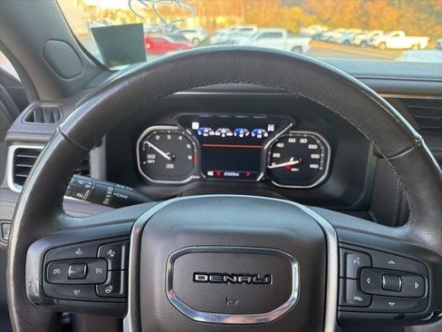 Used 2021 GMC Yukon Denali w/ LPO, Illumination Package image 8