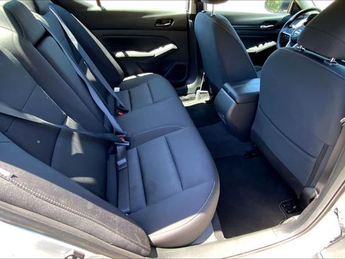 Used 2025 Nissan Altima 2.5 SV FWD image 19
