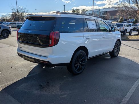 New 2025 Ford Expedition Platinum w/ Stealth Appearance Package image 4