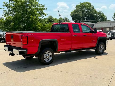 Used 2019 Chevrolet Silverado 2500 W/T AWD/4WD image 2