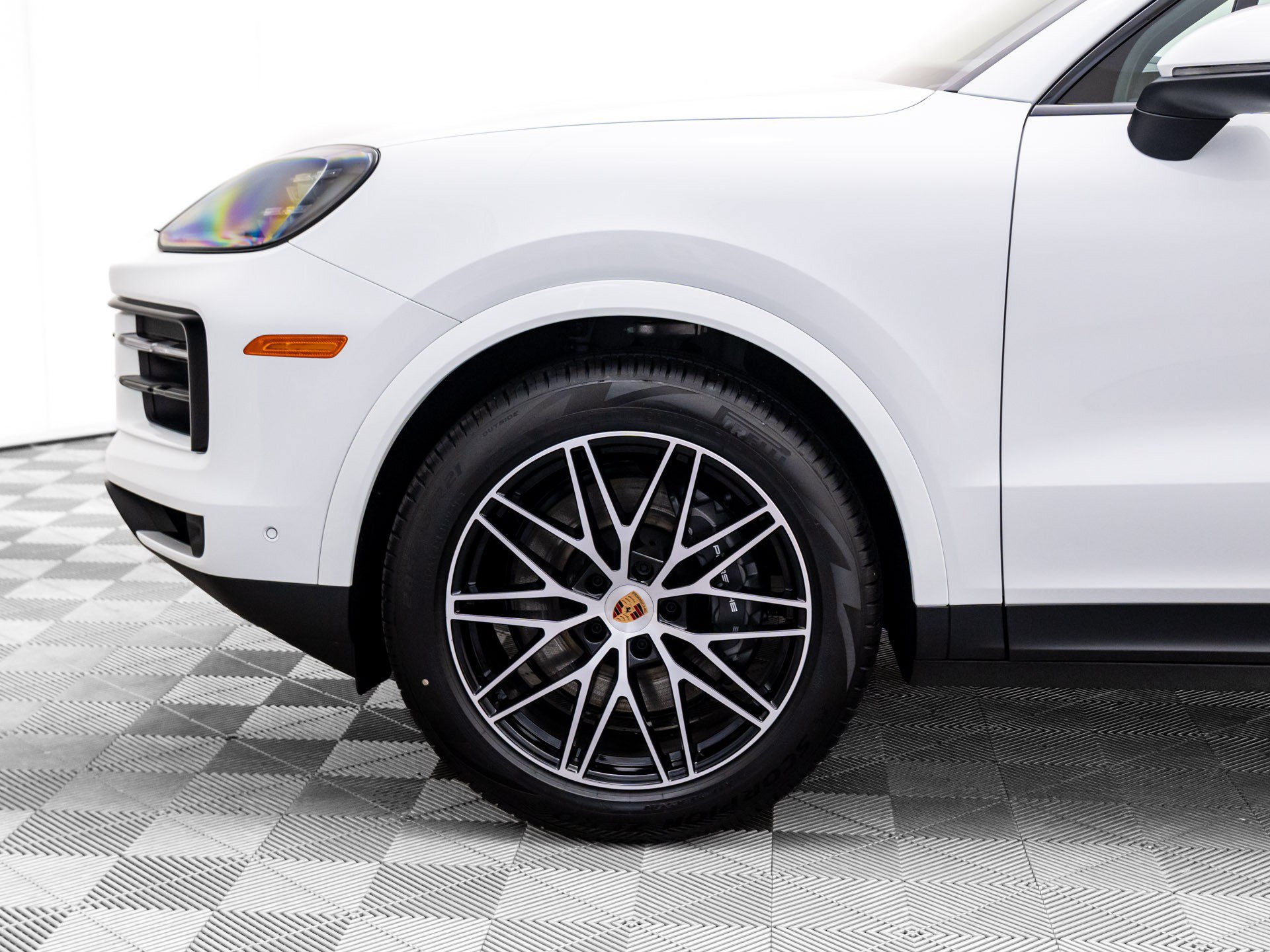 Certified 2026 Porsche Cayenne AWD/4WD image 36