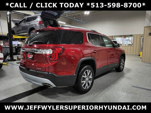 Used 2023 GMC Acadia SLT image 3