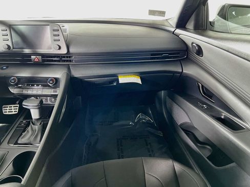 Certified 2025 Hyundai Elantra Sport FWD image 22