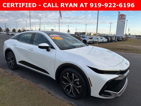 Used 2023 Toyota Crown Limited image 1