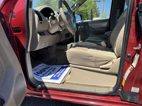 Used 2014 Nissan Frontier SV AWD/4WD image 17