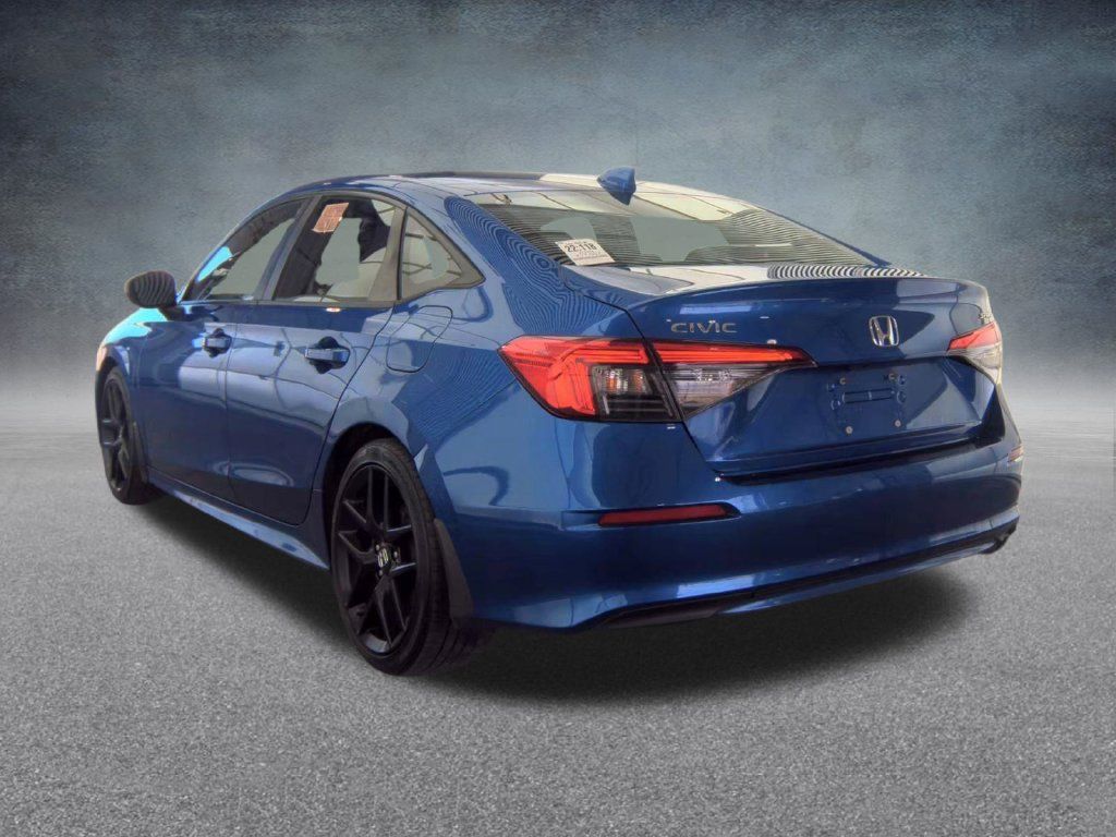 Used 2023 Honda Civic Sport image 2