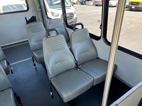 Used 2015 Ford E-350 and Econoline 350 Super Duty image 25