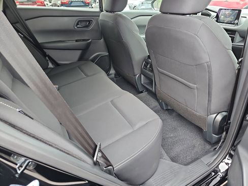 Used 2025 Nissan Rogue S image 11