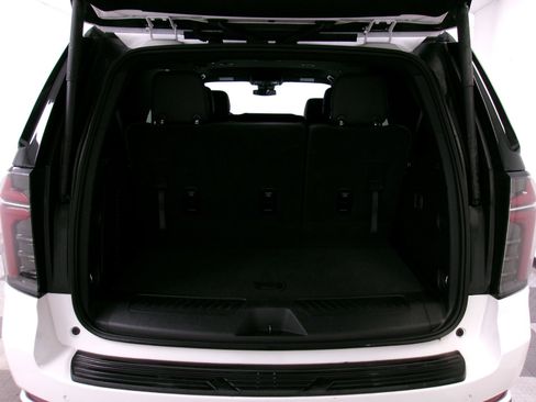 Used 2025 Chevrolet Tahoe LT AWD/4WD image 12