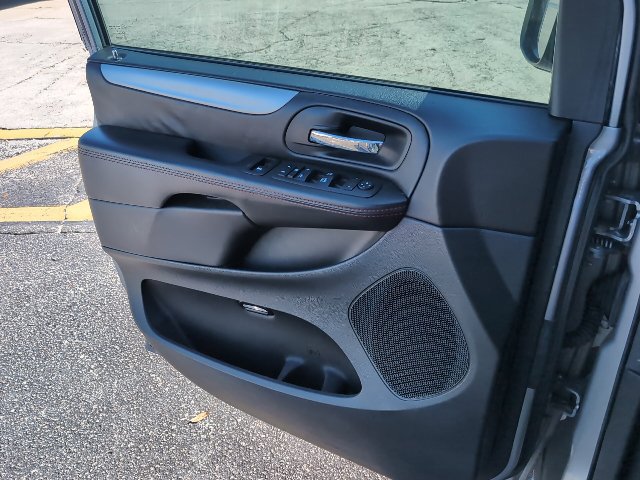 Used 2018 Dodge Grand Caravan GT FWD image 20