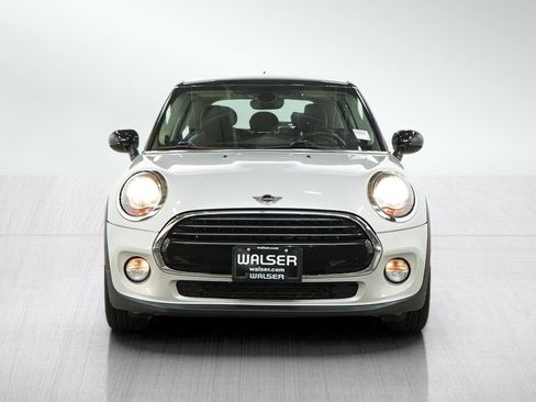 Used 2017 MINI Cooper 4-Door Hardtop FWD image 8