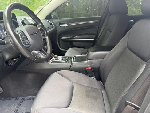 Used 2021 Chrysler 300 Touring w/ Sport Appearance Package RWD image 20