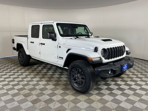 New 2026 Jeep Gladiator Sport AWD/4WD image 10