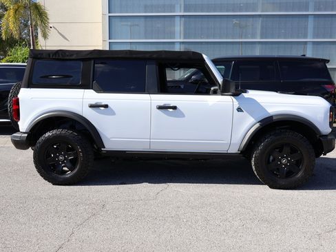 Used 2022 Ford Bronco Black Diamond image 9