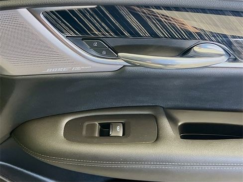 Used 2024 Cadillac XT6 Premium Luxury image 31