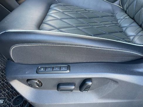 Used 2024 Volkswagen Atlas SEL Premium R-Line image 10